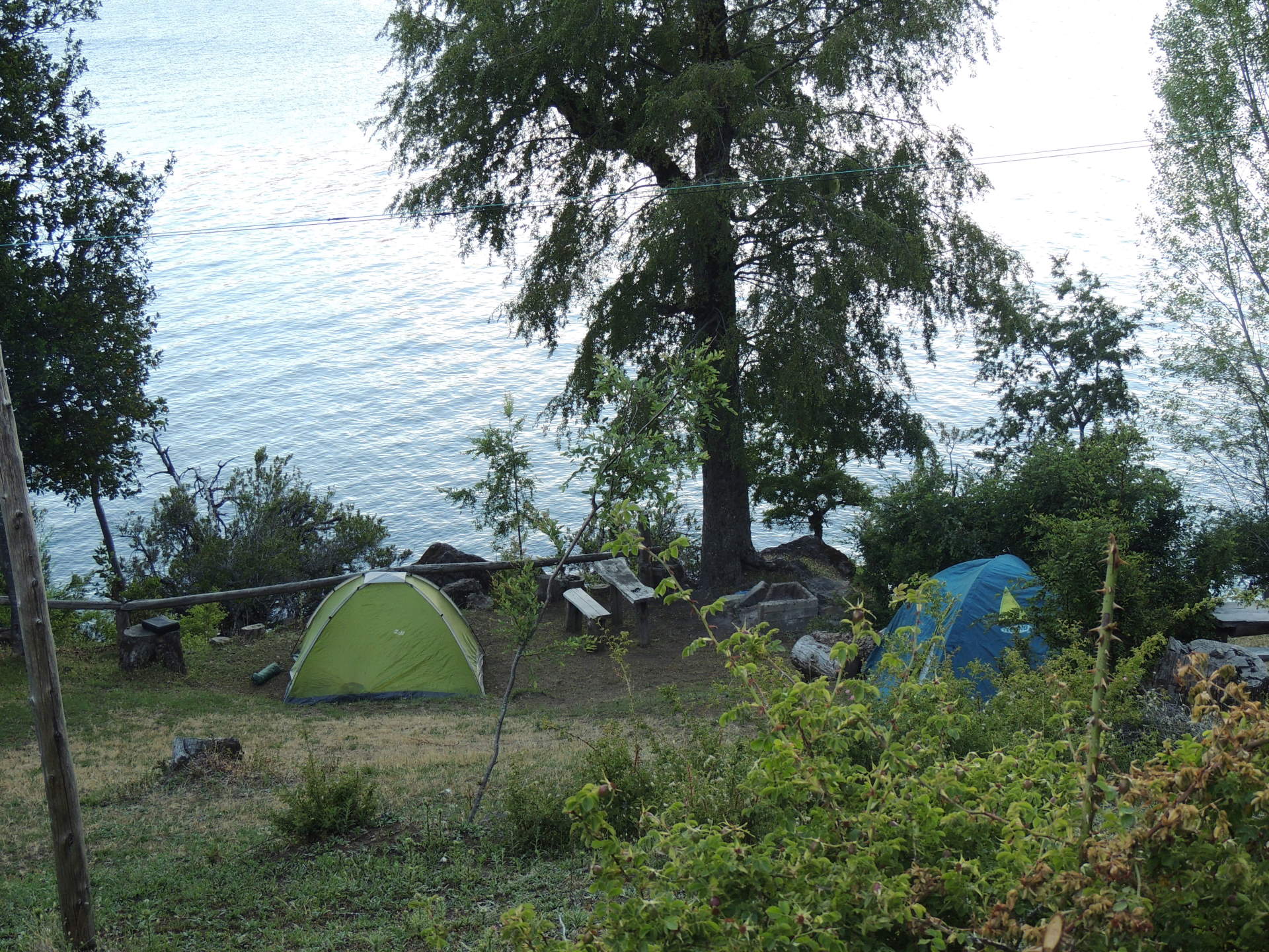 Acampe en Qula Quina Lago Lacar, San Martin de los Andes, Neuquen, Argentina